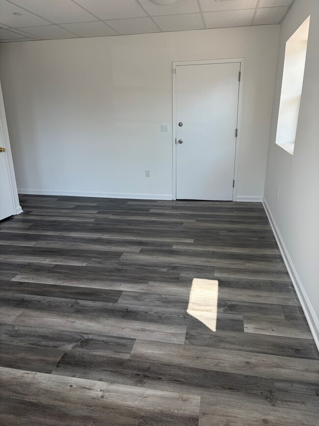 287 S Main St Unidad Manville Apt 8