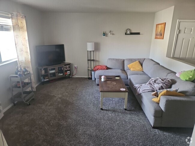 Building Photo - The Perfect Blend of Comfort and Function Rental