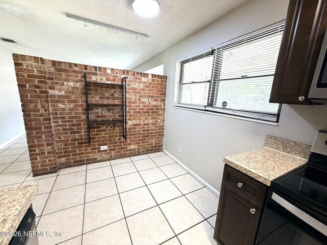 Photo - 7152 Koleda Dr