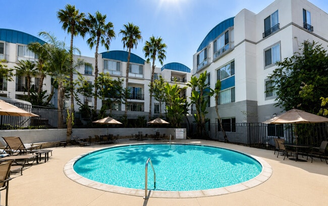 Building Photo - Portofino at NoHo