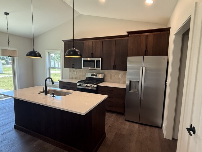 Photo - 405 E Larmon St