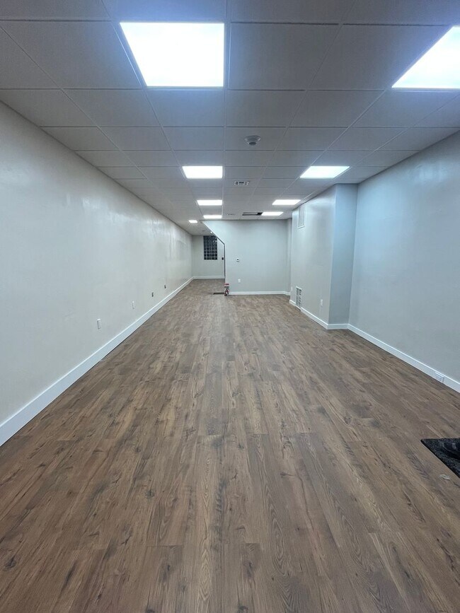 Photo - 5043 N 5th St Unit Store