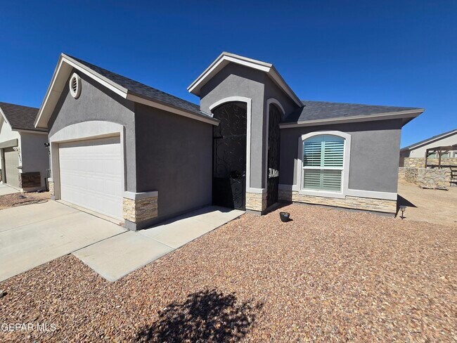 Photo - 13929 Garforth Ave