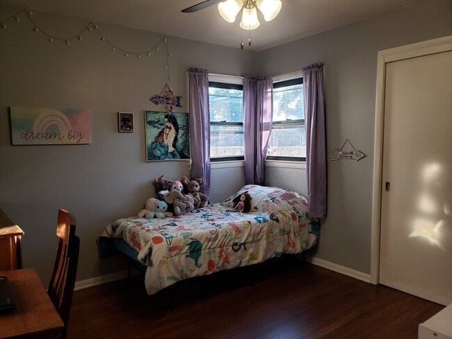 Photo - 1037 S 72nd St