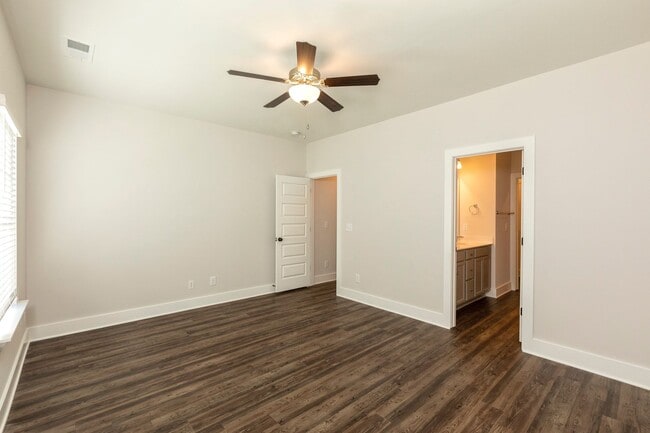 Photo - Single Family Home With Spacious Fenced Backyard!