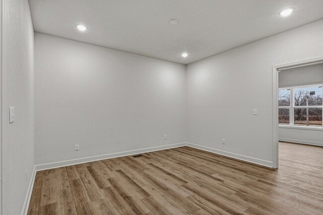 Photo - 325 Houghton St Unit A