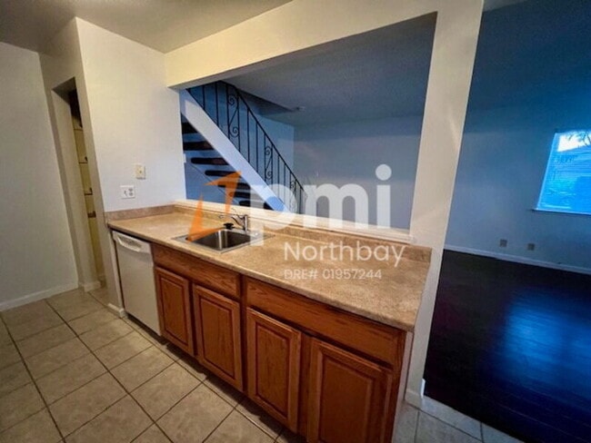 Photo - 1977 Woodglen Ln Unit Apt 3