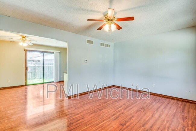 Photo - 3216 S Walnut St