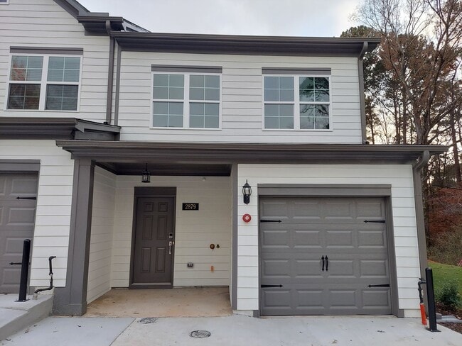 Building Photo - In-Town Townhome for rent in Monroe Heights!