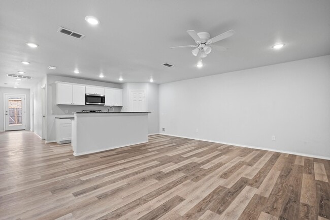 Photo - 5609 Jarvis St Unidad B