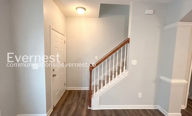 Photo - 8648 Thomas Ln