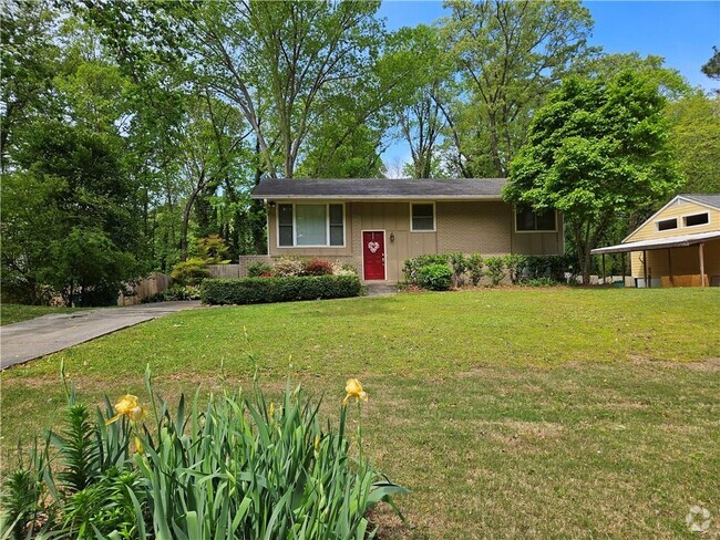 Building Photo - 2450 Spring Dr Rental