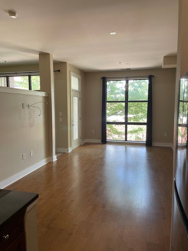 Photo - 810 W 4th St Unit 308