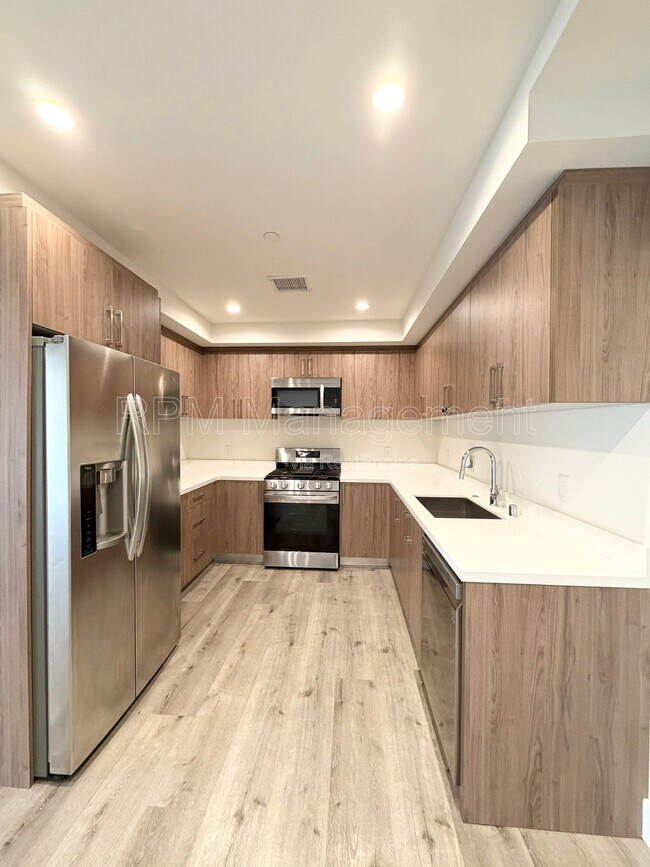 Photo - 5923 Laurel Canyon Blvd Unidad 401