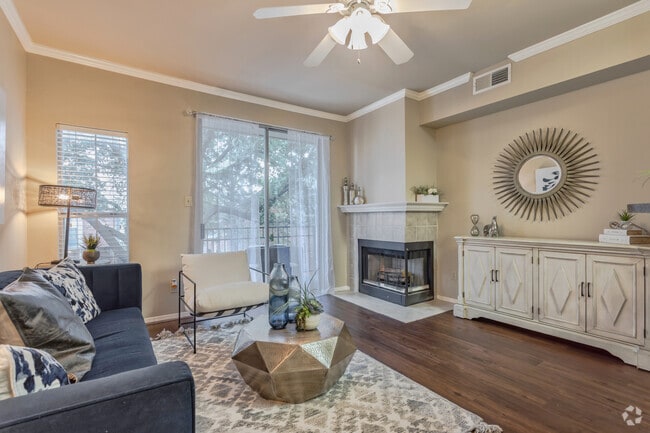 2BR, 2BA - 1123 SF B1 - Living Area
