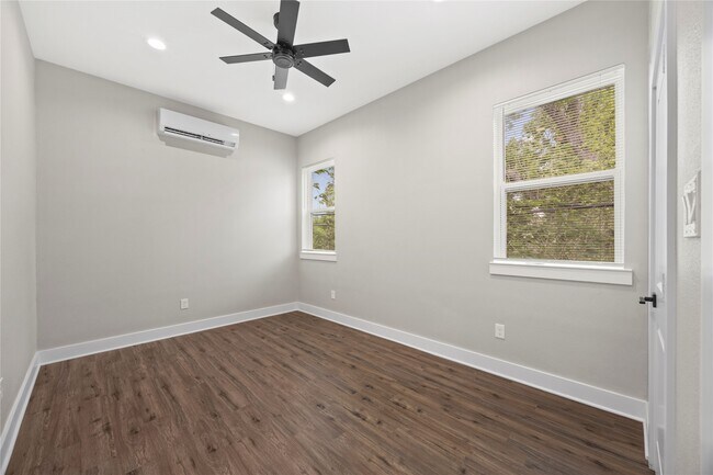 Photo - 4384 Fiesta Ln