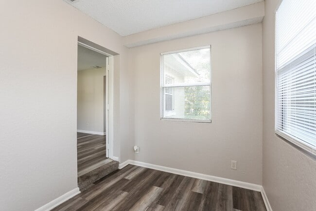 Photo - 5528 Vernon Rd
