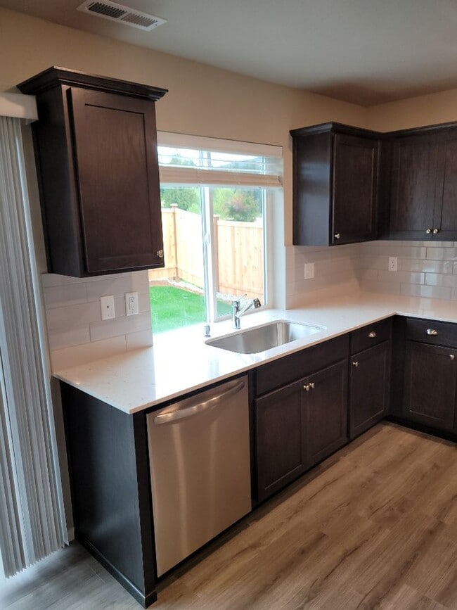 Photo - 4 Bed Plus Den in Sultan's New Daisy Crossing