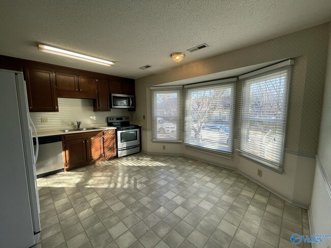 Photo - 6930 Steeplechase Dr NW