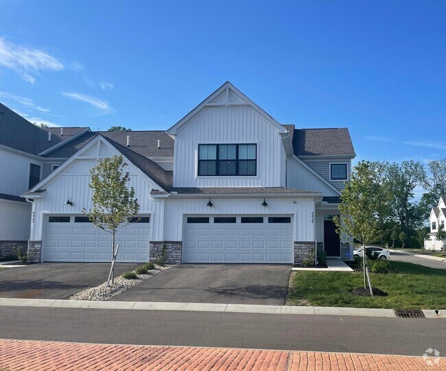 Building Photo - 6426 Hamilton Woods Blvd N Rental