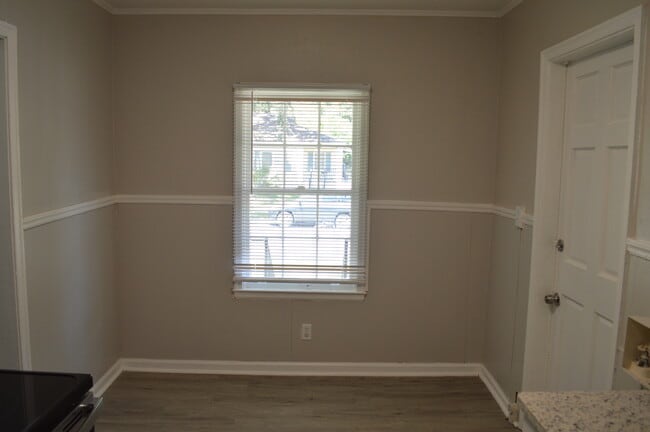 Photo - 1235 E 55th St