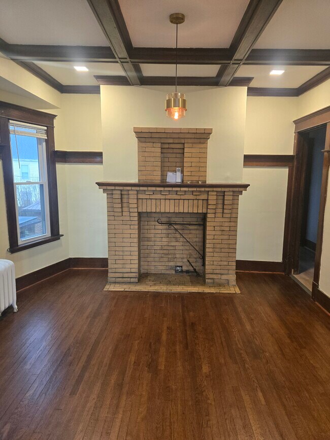 Photo - 2425 Niagara St