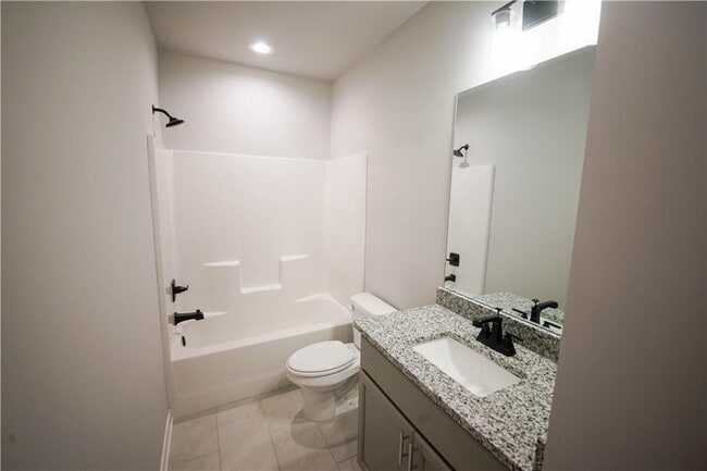 Photo - 1740 Bolton Rd NW