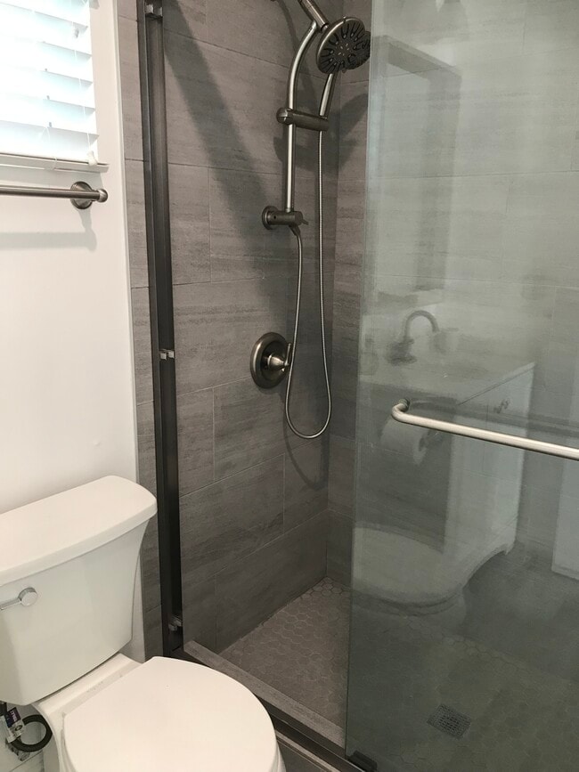 Baño - 438 Sycamore Ave