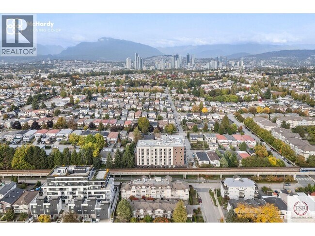 Photo - 5085 McHardy St