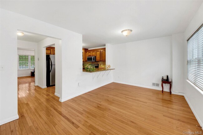 Photo - 752 Pelham Rd Unit 4