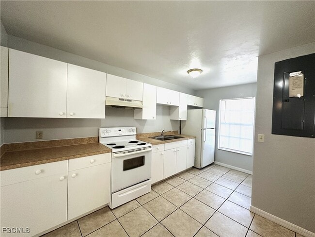 Photo - 3120 Economy St