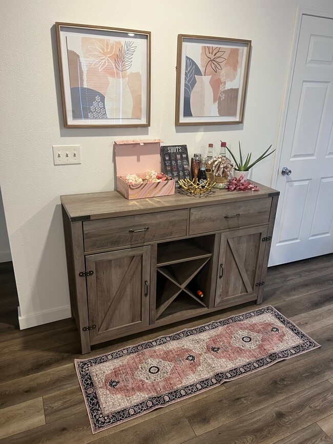 Photo - Westside Flats Unidad 710C