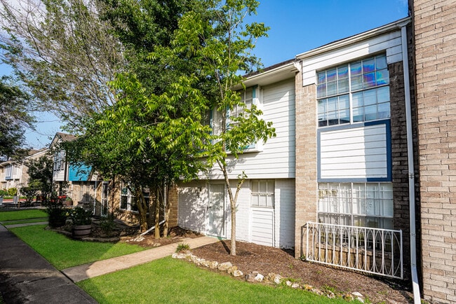 Photo - 11889 Algonquin Dr
