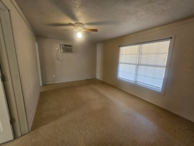 Photo - 224 NE 2nd St