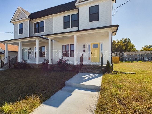 Photo - 2218 Perry St