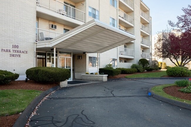 Building Photo - 100 Park Terrace Dr Unit 143
