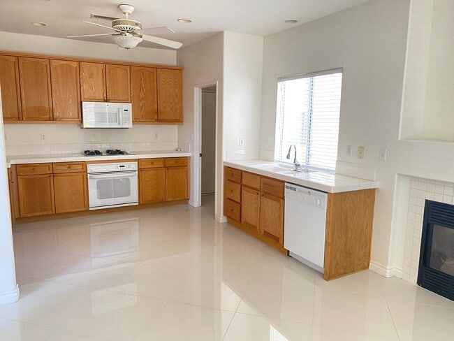 Photo - 9 Skyflower Ln