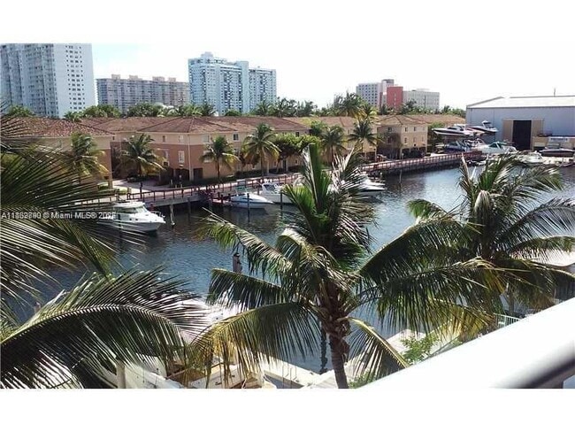 Photo - 2950 NE 188th St Unidad 304 Rental