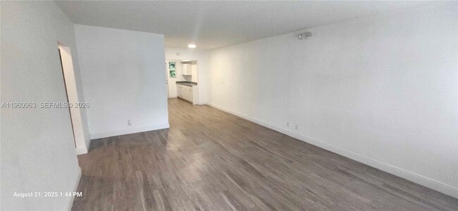 Photo - 1050 98th St Unidad 4W