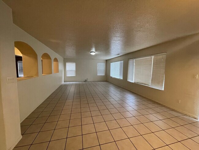 Photo - 9620 Sundoro Pl NW