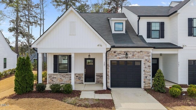 Building Photo - 745 Putney Hl Rd