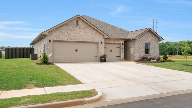 Photo - Like-new 4BR/3BA home in desirable St. Cla...