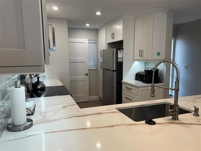 Photo - 1523 E Hillsboro Blvd Unit 334