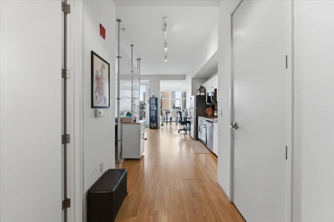 Photo - 350 W Ash St Unit 711