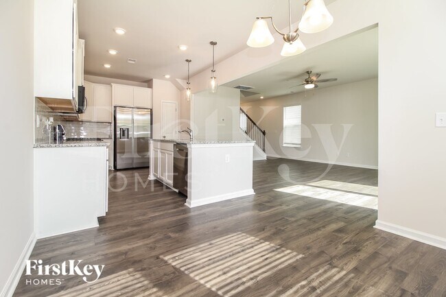 Photo - 212 Ashborne Ln