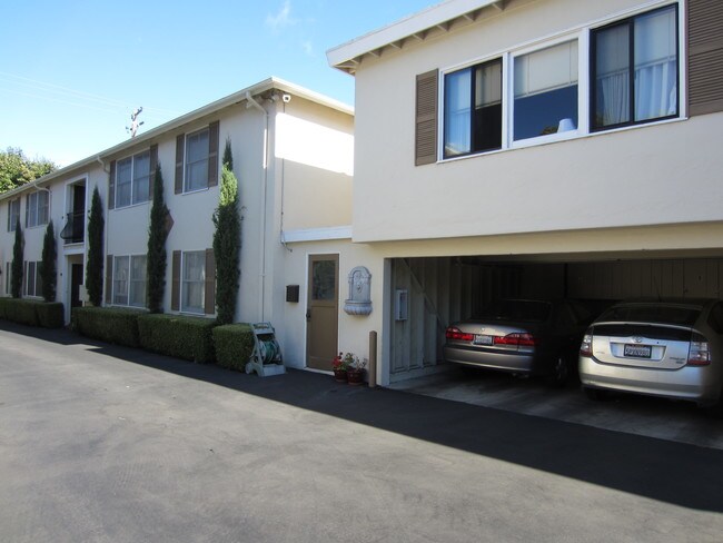 Estacionamiento cubierto - Villa Toscana