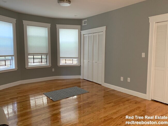 Photo - 146 Hillside St Unit 3