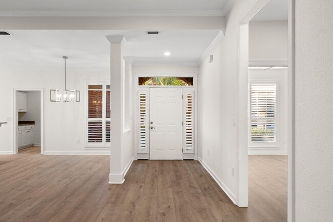 Photo - 255 Cll Escada