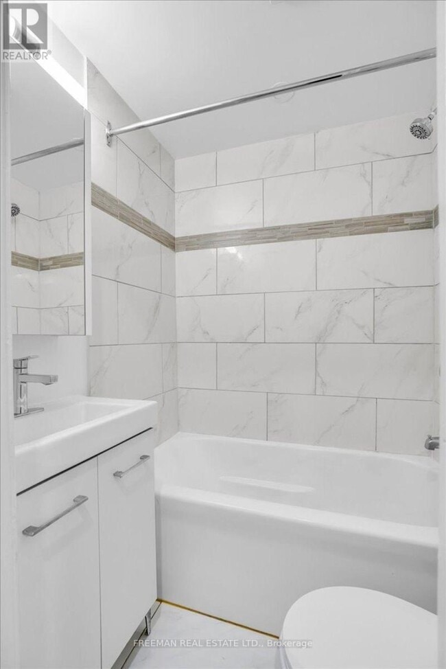 Photo - 15 Thorburn Ave