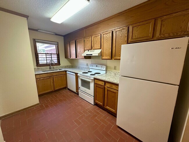 Photo - Conveniently Located Townhouse!